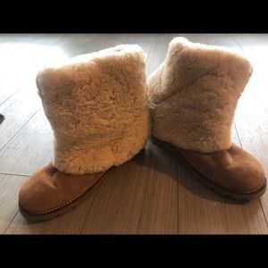 UGG women fluffy tan boots size 9